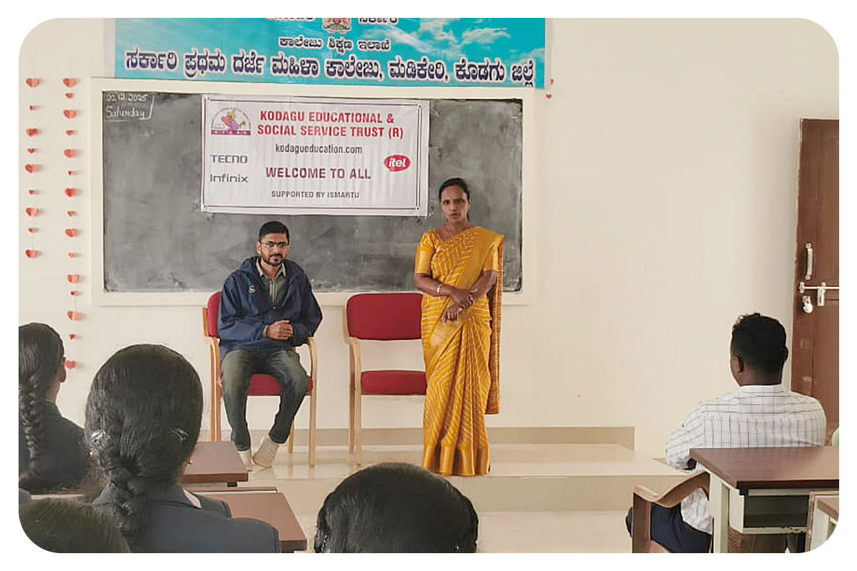 KESST  |  KESST + ISMARTU CSR Captain Kariappa, Trustee Treasurer KESST gifts computer - Govt Women's College, Madikeri.