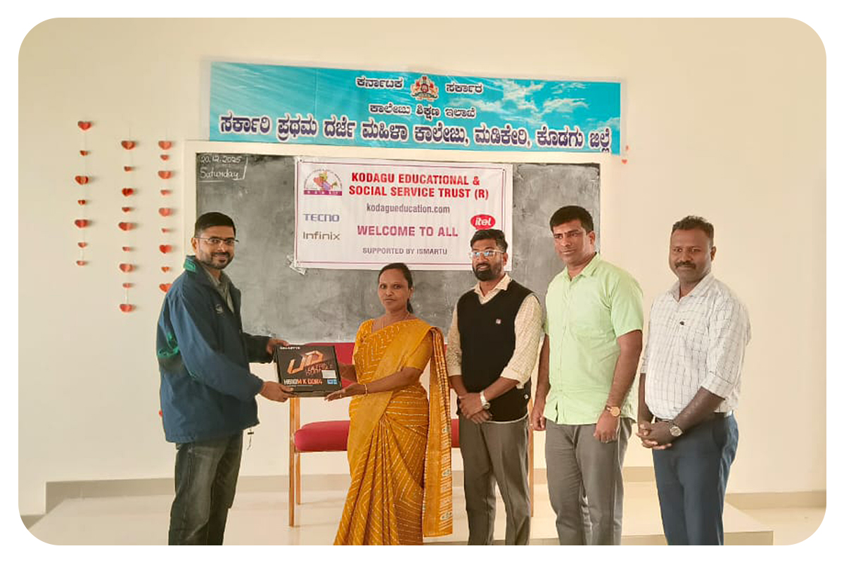 KESST  |  KESST + ISMARTU CSR Captain Kariappa, Trustee Treasurer KESST gifts computer - Govt Women's College, Madikeri.